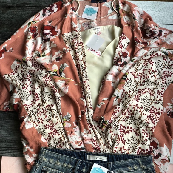 Tops - 🚨 Last One 🚨open front kimono salmon mix 1XL/2XL
